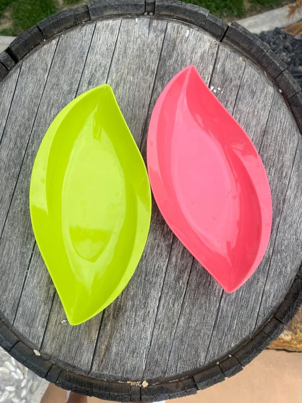 Vintage Neon Melamine Leaf Serving Bowls – Pink & Lime Green Retro Mid-Century S